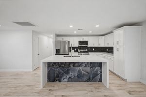 featured image of 3701 E Ludlow Dr