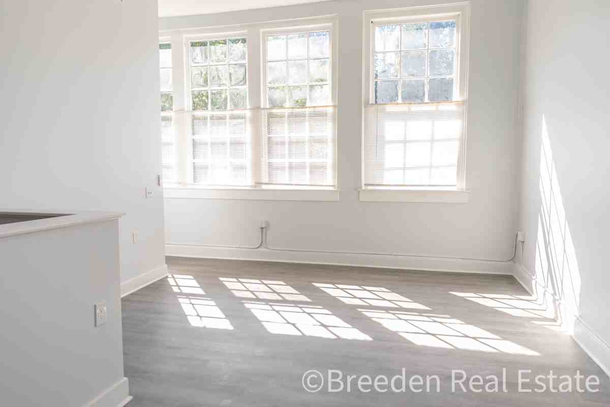 341-01: East Harper Ave Apartments - Photo 4 of 17