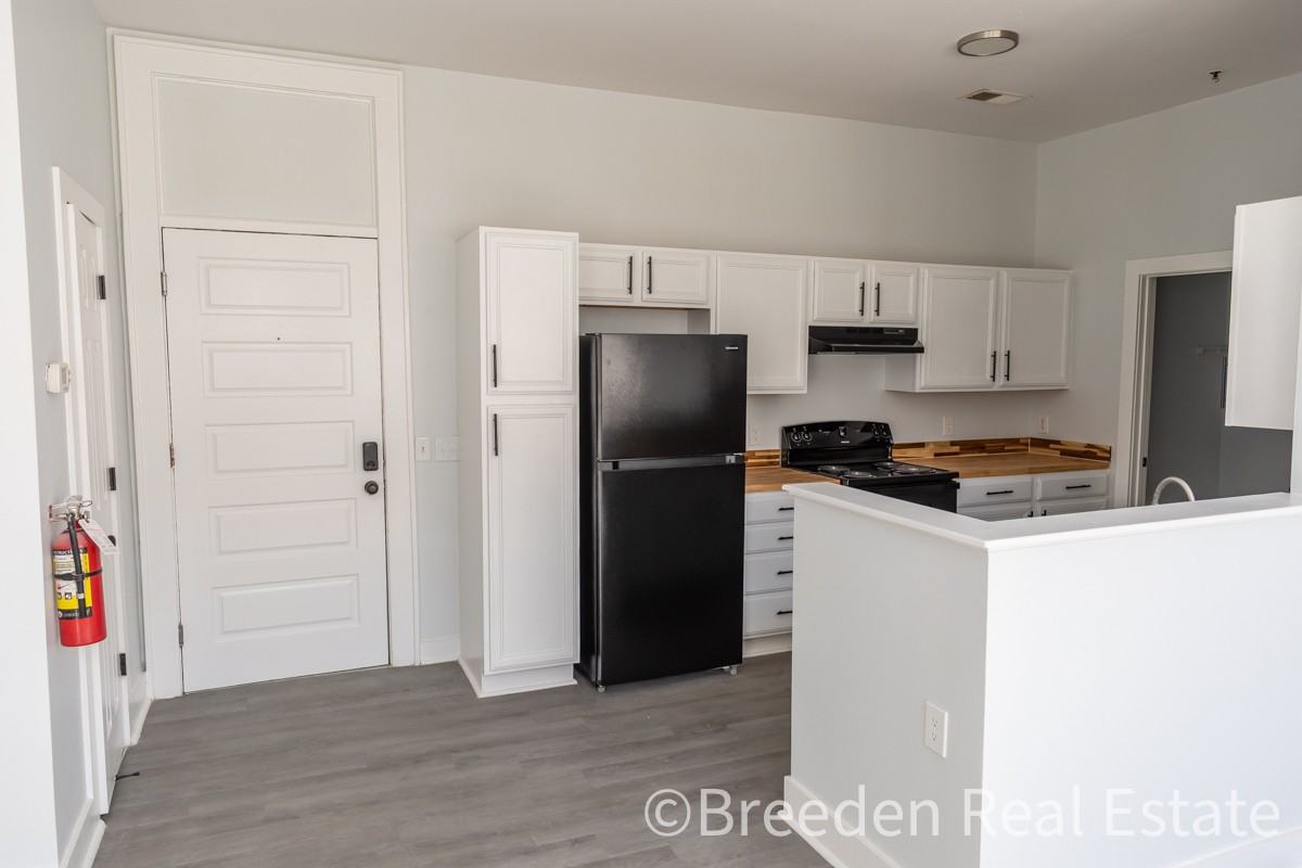 341-01: East Harper Ave Apartments - Photo 5 of 17