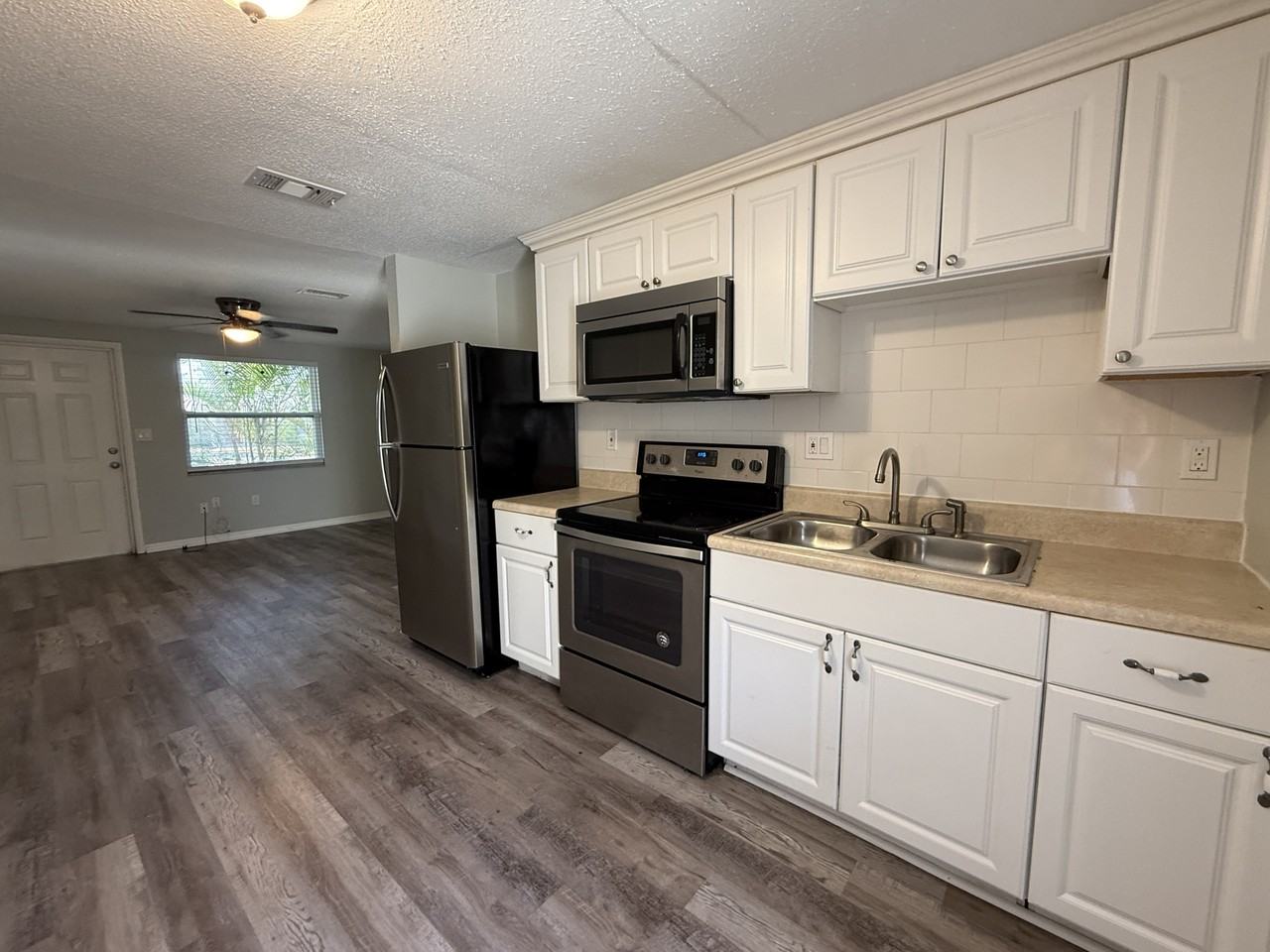 350 North Elm Street - 6 - Photo 4 of 10