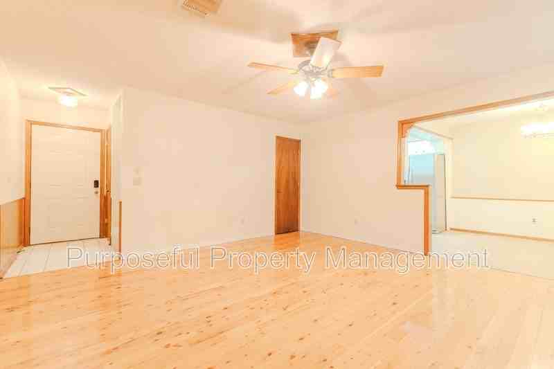 3145 Sw 96th St - Photo 6 of 29