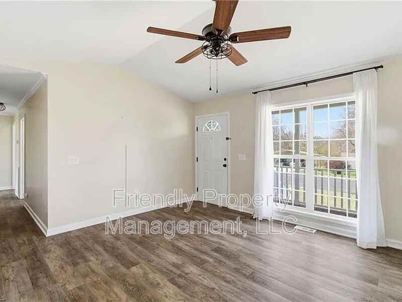 109 S Lonesome Rd - Photo 7 of 29