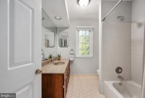 featured image of 10622 Edinburgh Dr