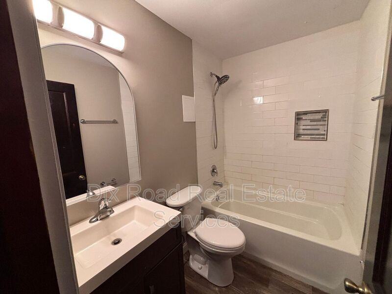 24 S E St #C - Photo 7 of 22