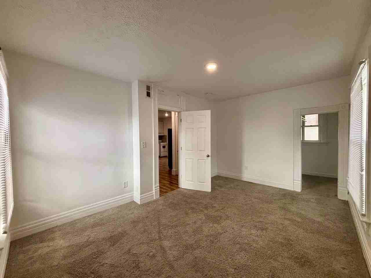 2415 E Street - Photo 4 of 15