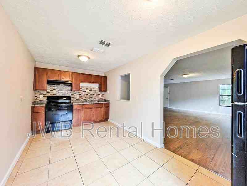 4840 Amos St - Photo 2 of 14