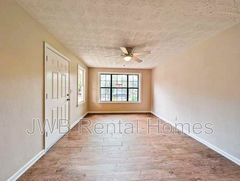 4840 Amos St - Photo 6 of 14