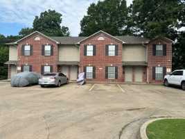 featured image of 1601 Davis St