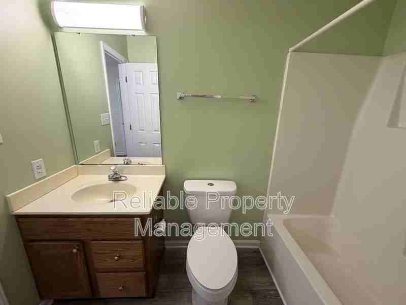 383 Moore St - Photo 4 of 11