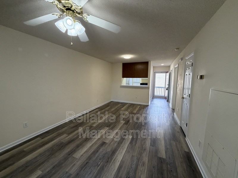 369 Moore St - Photo 7 of 11