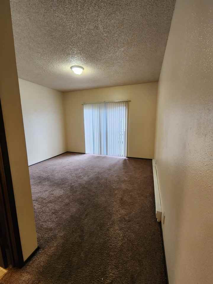 P201J - Photo 3 of 6