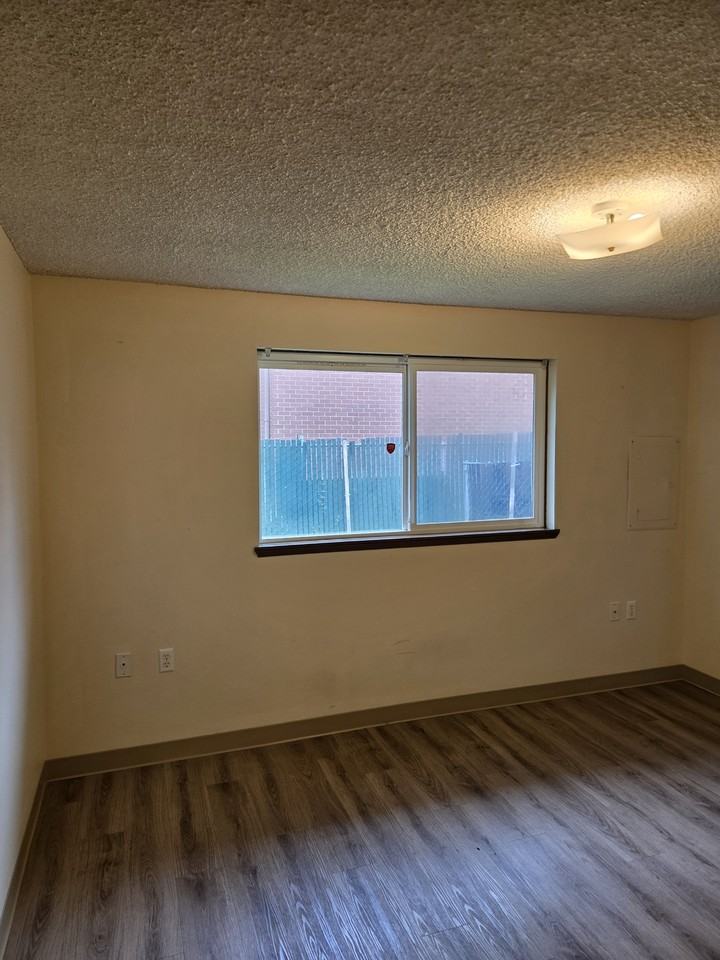 3504-3510 NE 54th Street - Photo 4 of 10