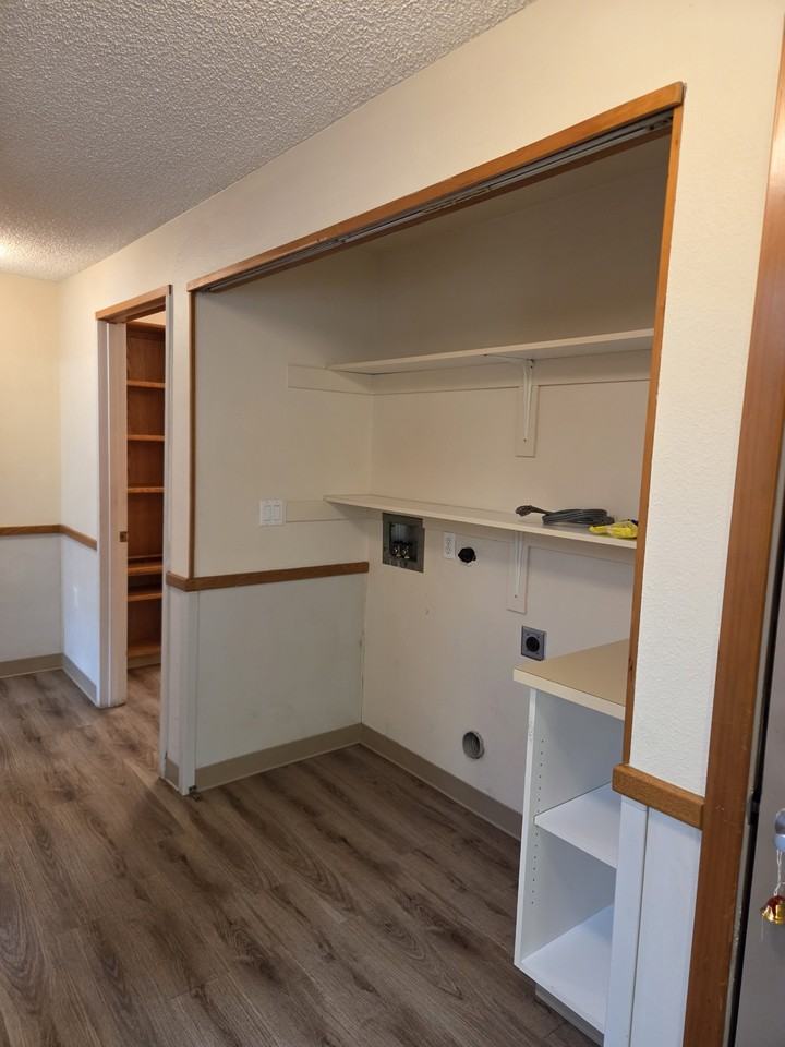 3504-3510 NE 54th Street - Photo 7 of 10
