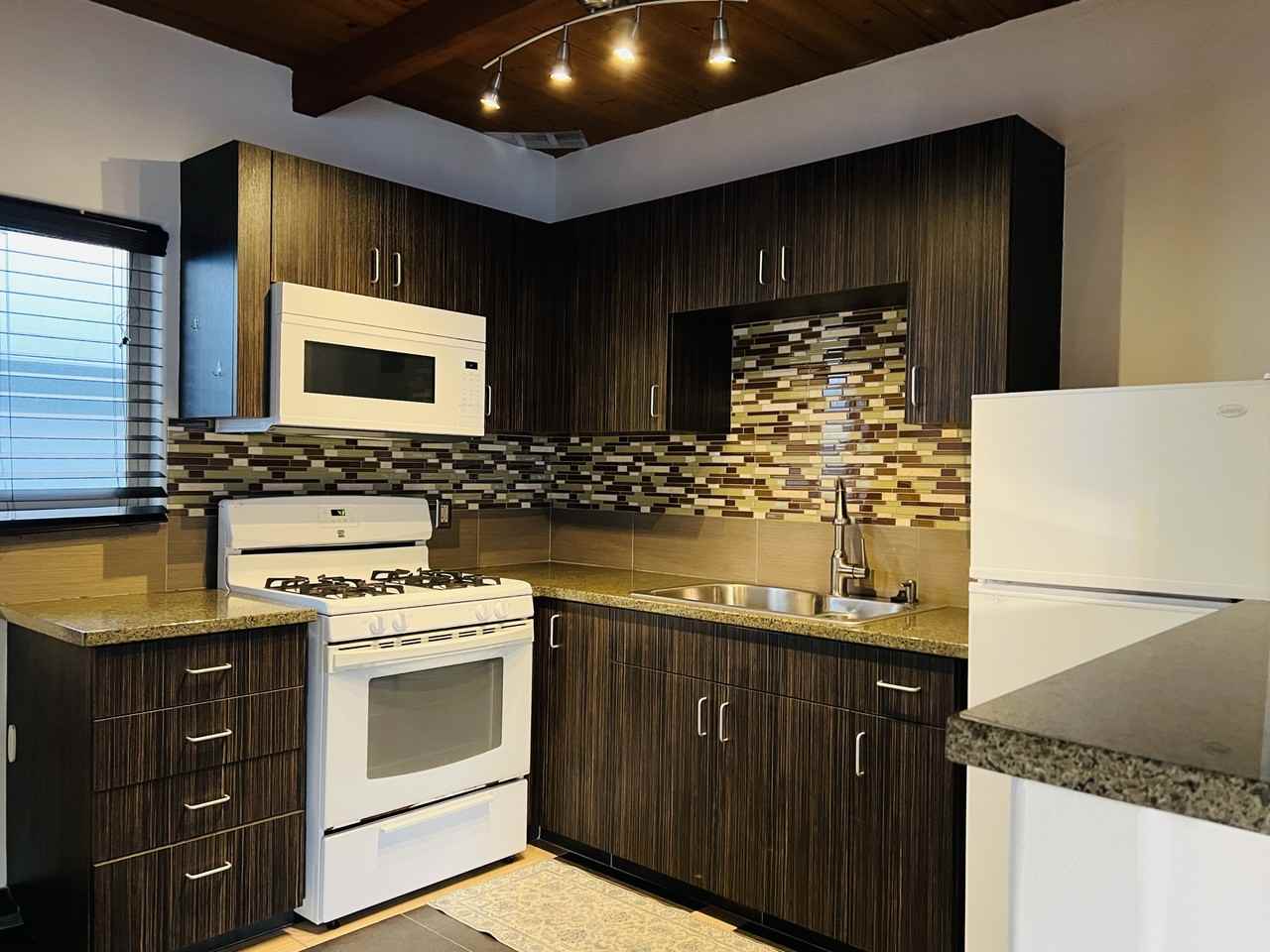 349 Playa Del Sur Street - Photo 4 of 37