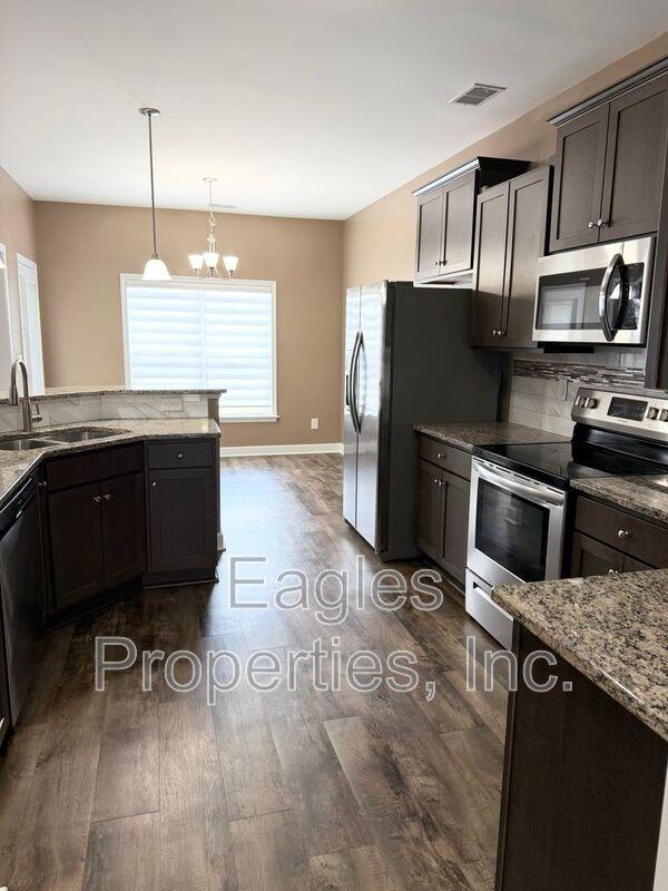 220 Planters Ridge Dr - Photo 2 of 16