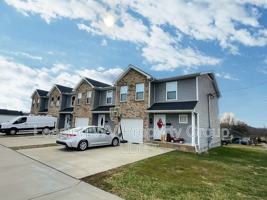 featured image of 33 Madelaine Pl