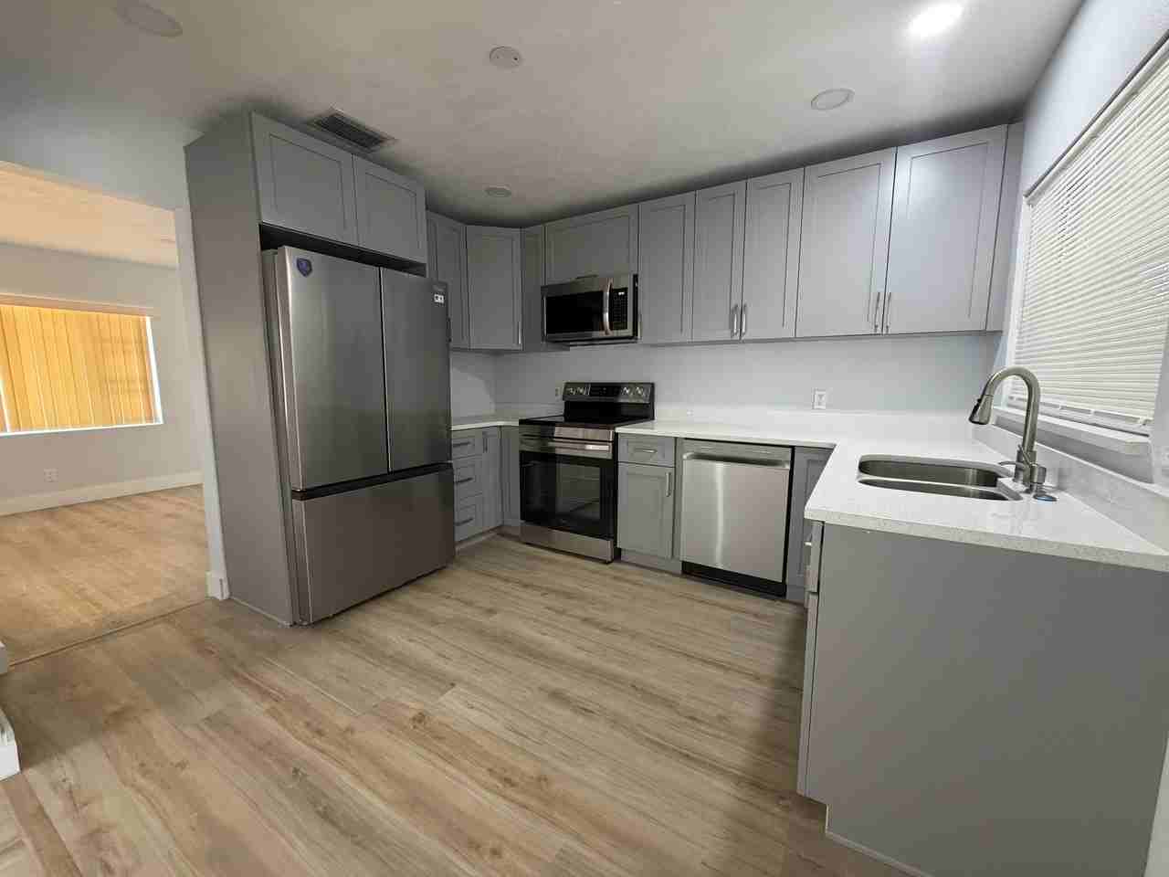 131 West Atwater Avenue - Photo 3 of 16