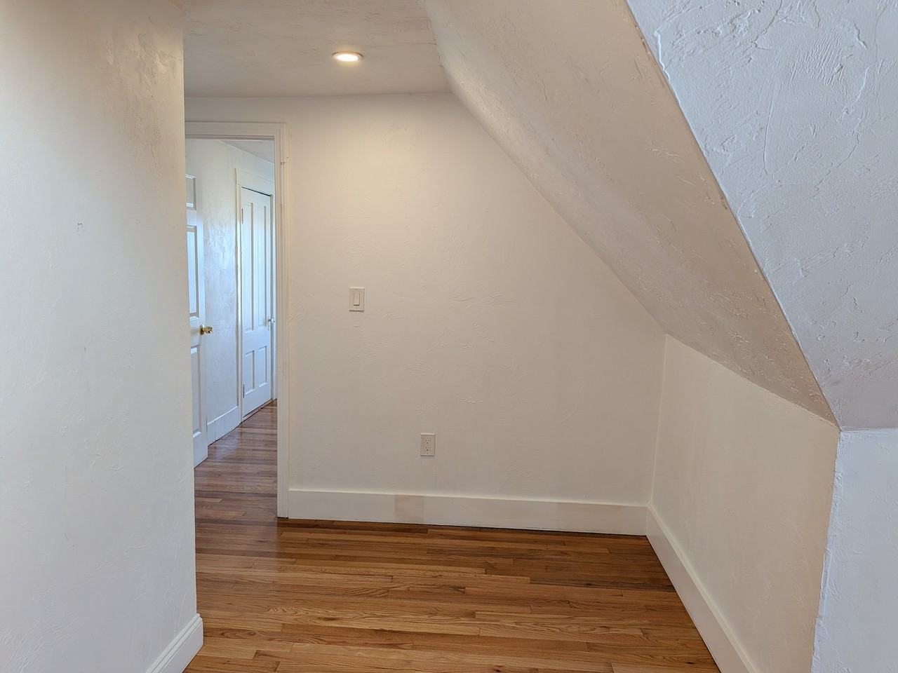 10-12 Newbern Avenue - Photo 7 of 20