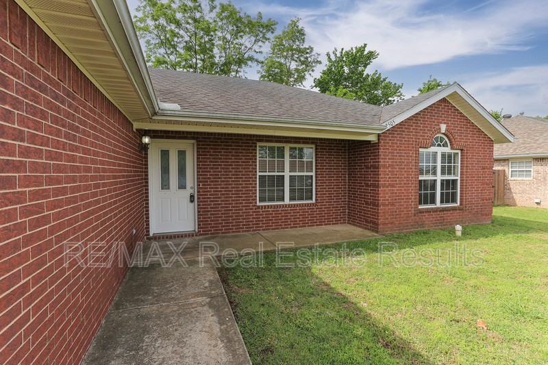 2505 Sw 20th St - Photo 5 of 32