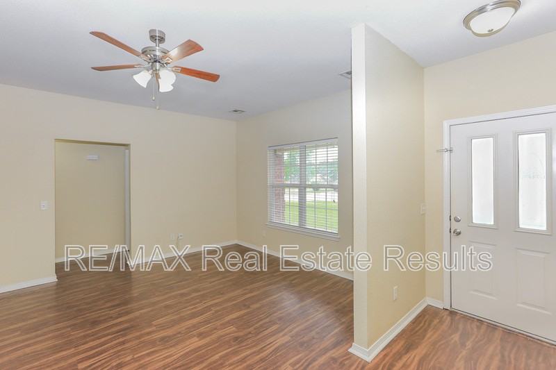 2505 Sw 20th St - Photo 7 of 32