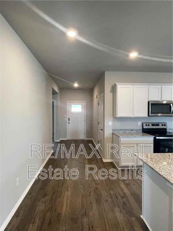 806 Comanche Dr - Photo 2 of 14