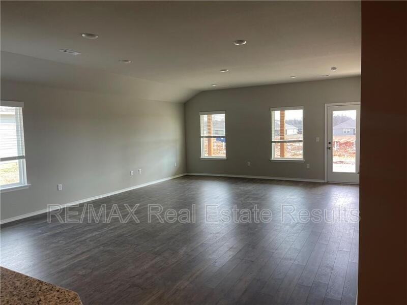 806 Comanche Dr - Photo 6 of 14