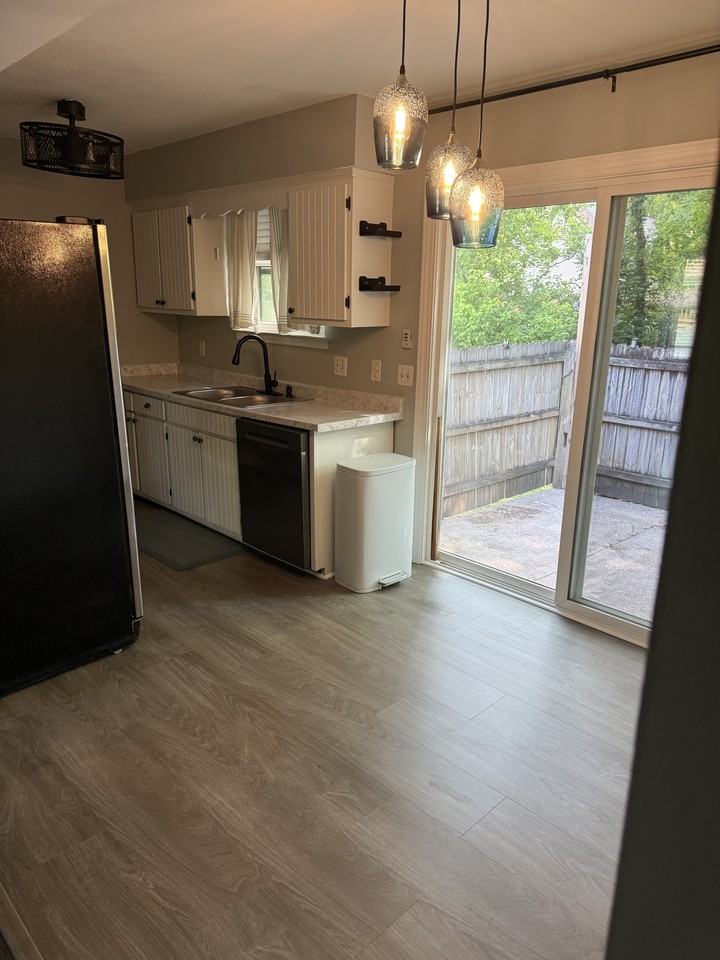 1413 Quail Run - Photo 4 of 21