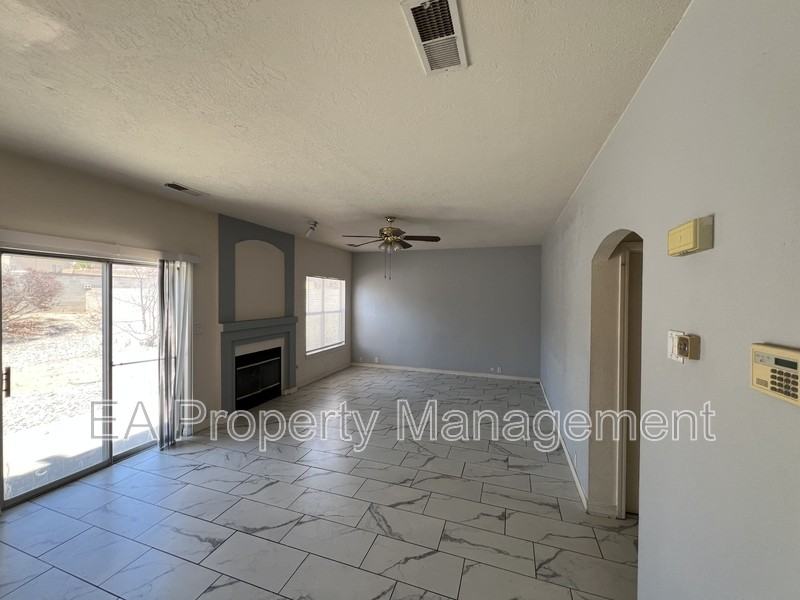 4009 Pasaje Pl Nw - Photo 5 of 19