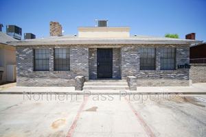 featured image of 3403 Pershing Dr #3