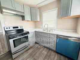 featured image of 1600 Holbrook Ave