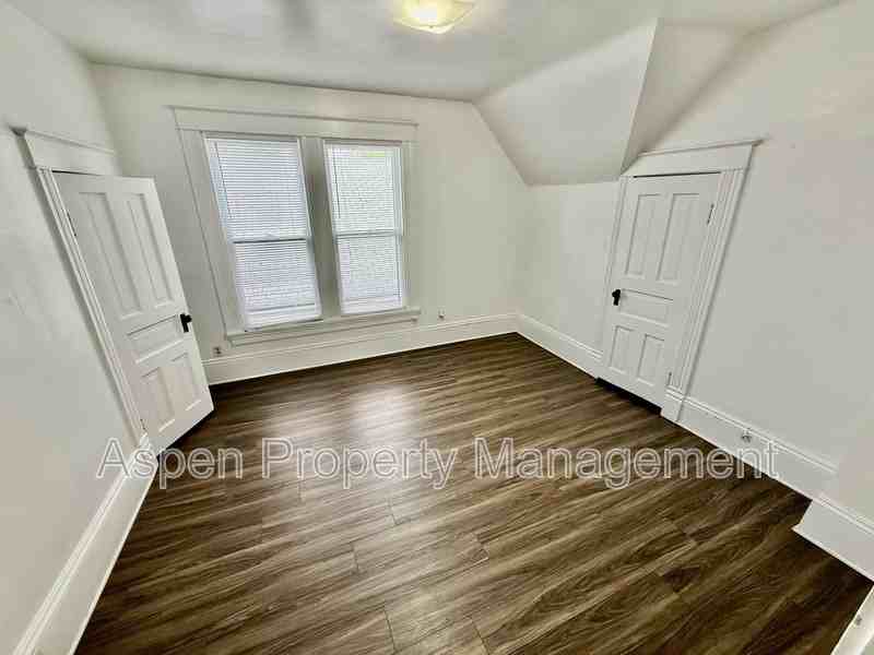1111 S 7th St #2 - Photo 2 of 5