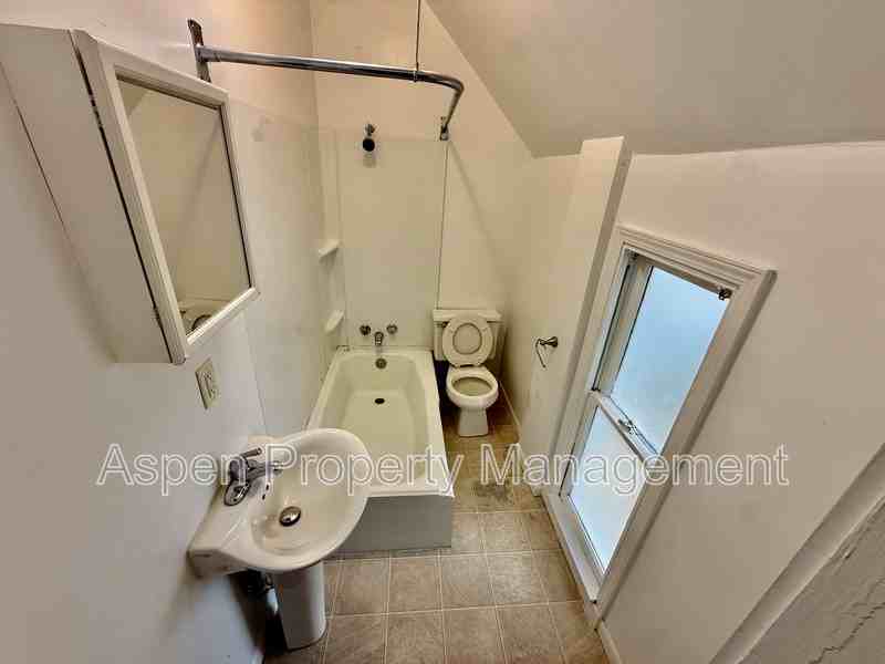 1111 S 7th St #2 - Photo 4 of 5