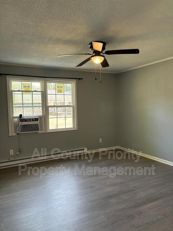 1706 Carolina St E #A - Photo 3 of 15