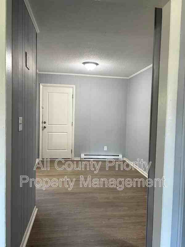 1706 Carolina St E #A - Photo 4 of 15