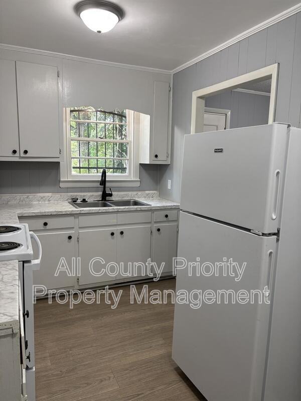 1706 Carolina St E #A - Photo 6 of 15