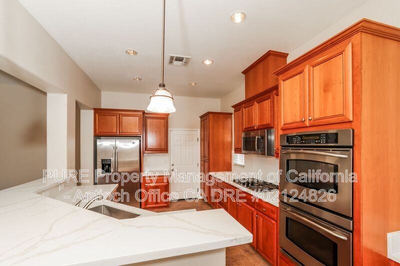 5593 Mcfarlan Ranch Dr - Photo 3 of 15