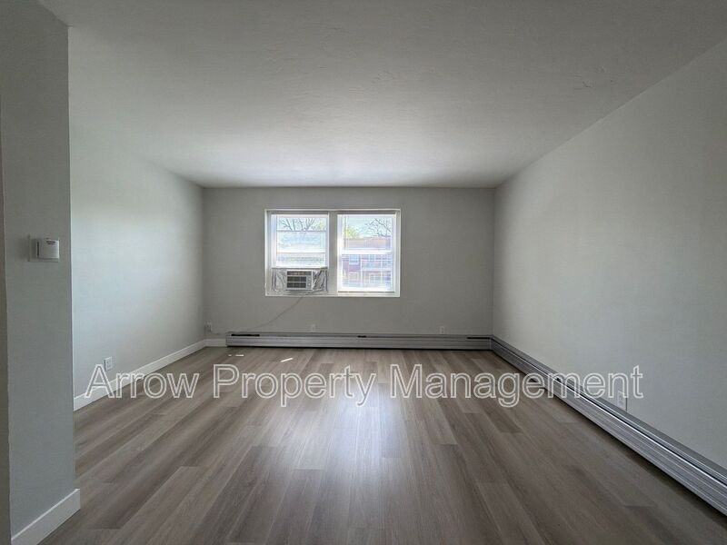805 S 11th St #4 - Photo 2 of 7