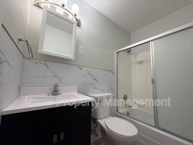 805 S 11th St #4 - Photo 4 of 7