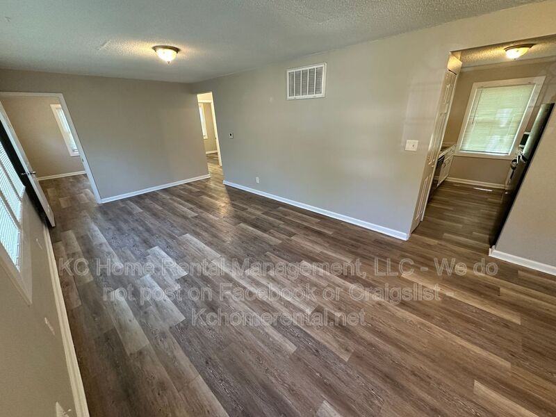 7905 E 112th St - Photo 7 of 29
