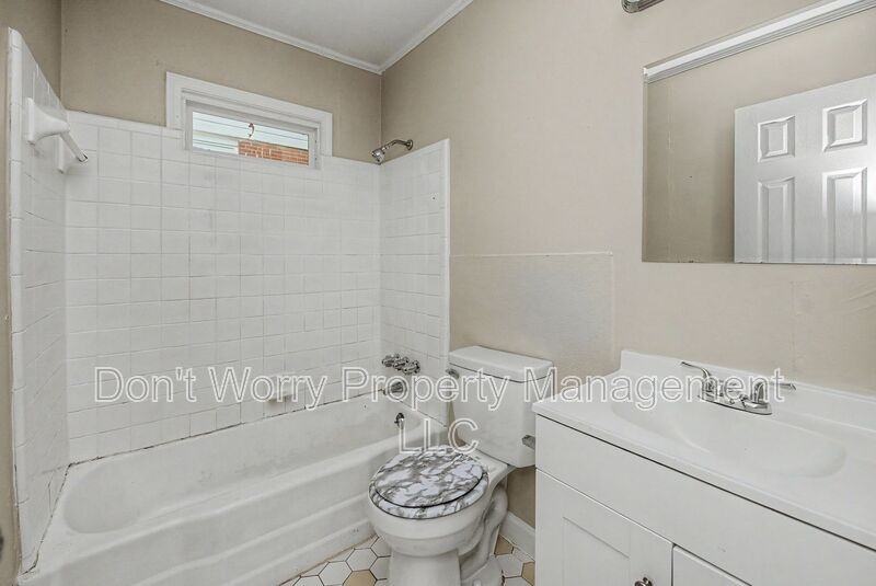 419 Hobson St - Photo 3 of 7