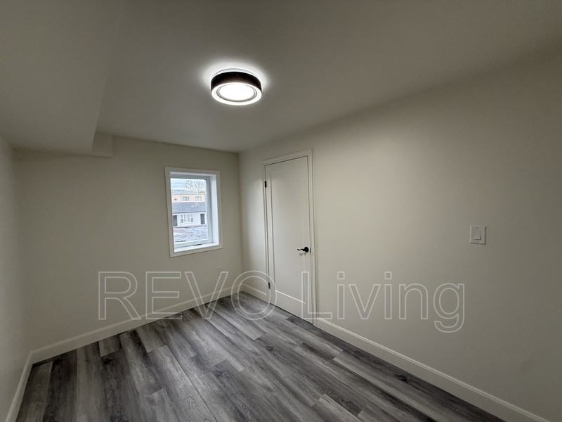 7800 Lundy'S Lane #222 - Photo 5 of 8