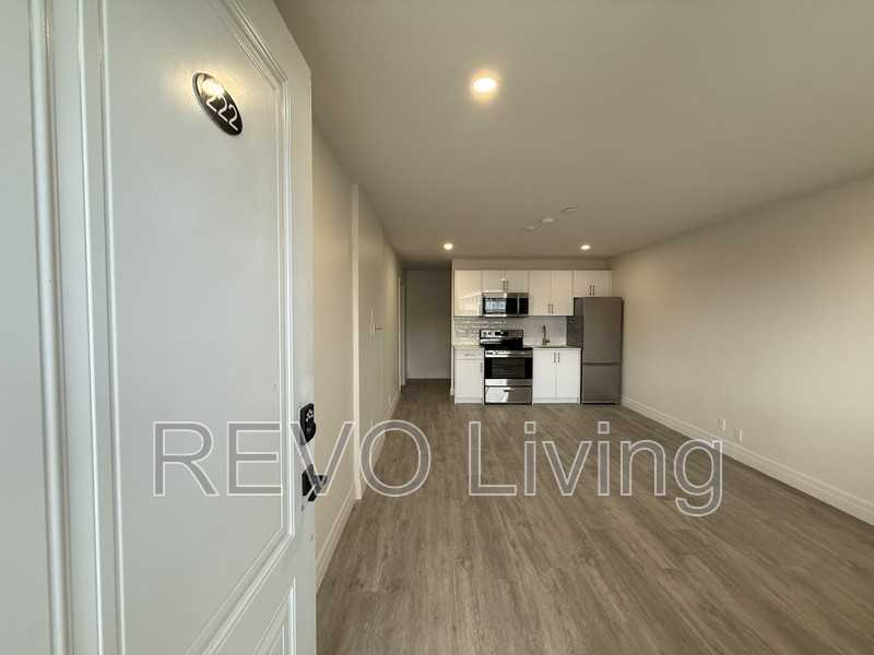 7800 Lundy'S Lane #222 - Photo 6 of 8