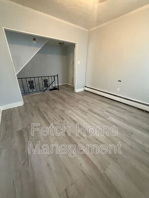1027 E Market St #2 - Photo 3 of 12