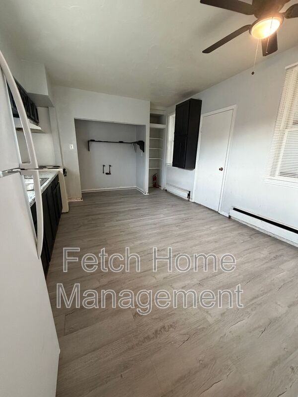 1027 E Market St #2 - Photo 4 of 12