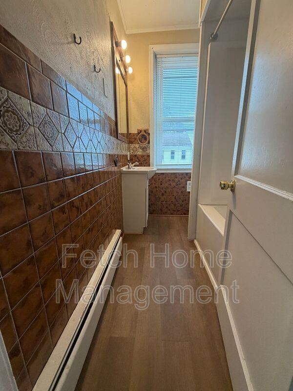 1027 E Market St #2 - Photo 7 of 12