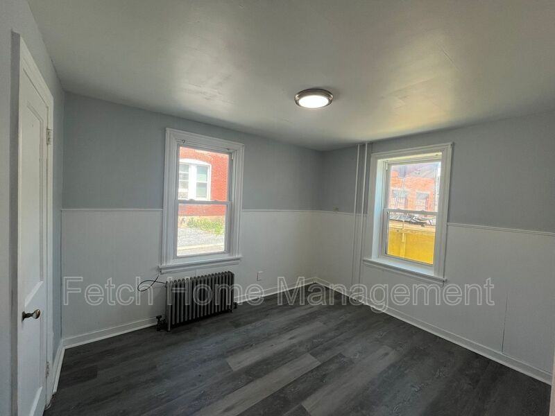416 New St - Photo 2 of 6