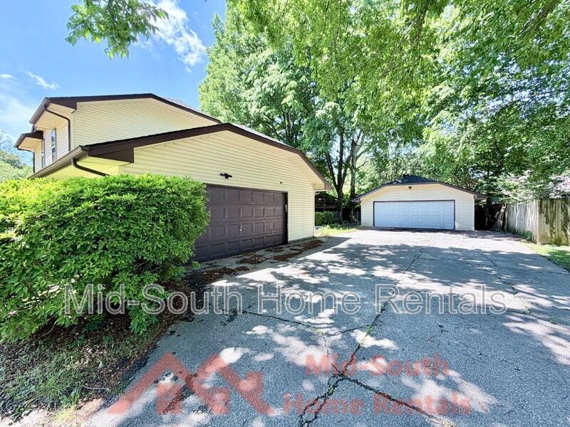 2373 W Monica Dr - Photo 3 of 32