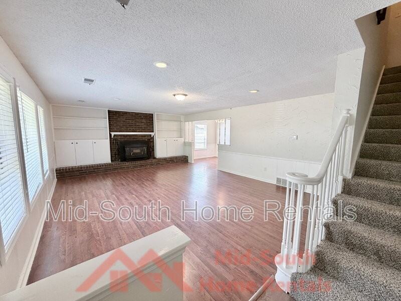 2373 W Monica Dr - Photo 5 of 32