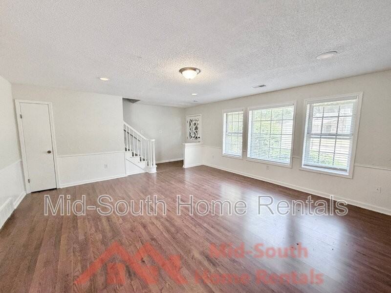 2373 W Monica Dr - Photo 7 of 32