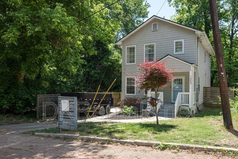 1453 Chipley St Ne - Photo 2 of 22